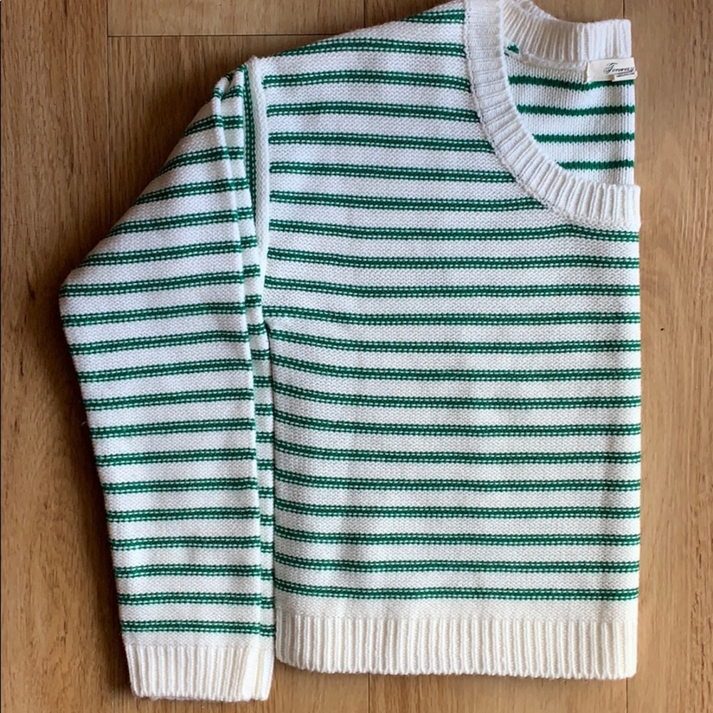✈️Green Striped Crop Top Sweater